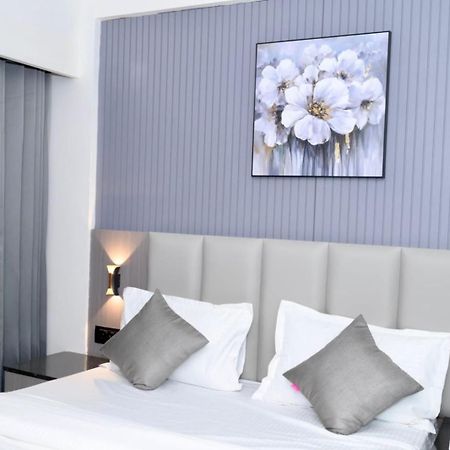 Hotel Dream アーメダバード エクステリア 写真